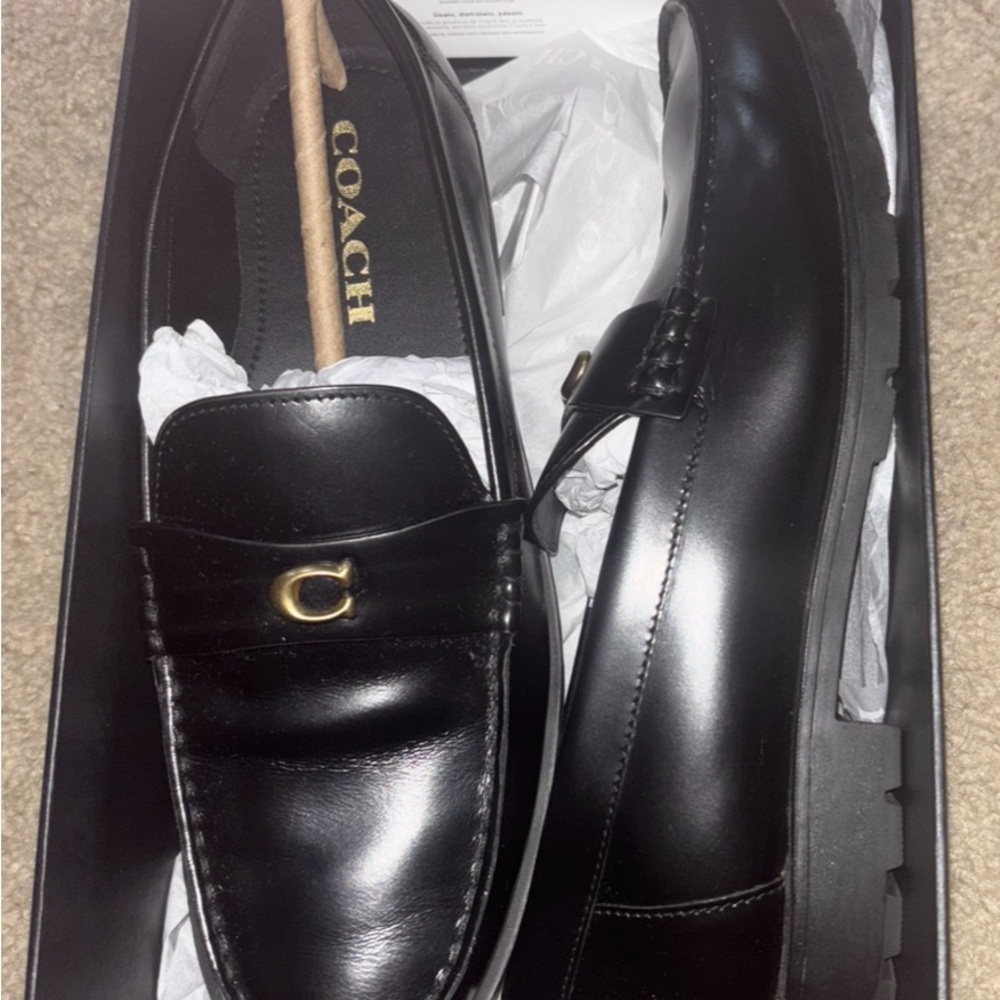 Coach Women’s Classic Black Leather Loafers - Picture 1 of 1